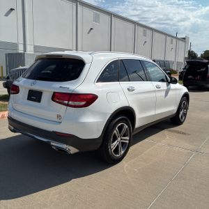 صورة 8 لـ 2017 Mercedes-BENZ GLC