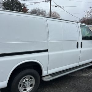 CHEVROLET EXPRESS 2500 - 9