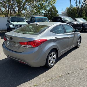 HYUNDAI ELANTRA - 8