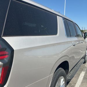 CHEVROLET SUBURBAN PREMIER - 9