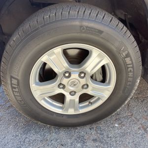 2010 Toyota TUNDRA LIMITED photo 16