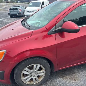 صورة 2 لـ 2014 Chevrolet SONIC LT AUTO