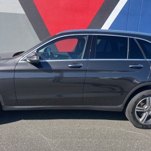 MERCEDES-BENZ GLC - 4