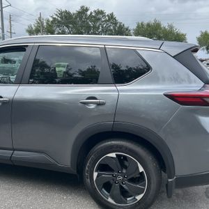 NISSAN ROGUE SV INTELLIGENT AWD - 6