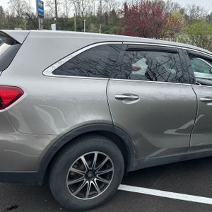 KIA SORENTO LX V6 - 9