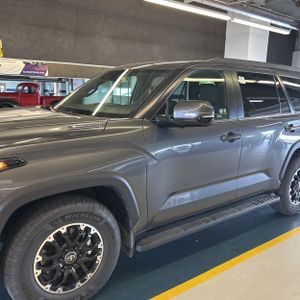 صورة 2 لـ 2026 Toyota SEQUOIA SR5