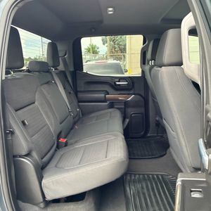 صورة 39 لـ 2020 Chevrolet SILVERADO 1500 RST
