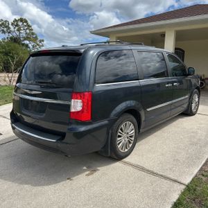 CHRYSLER TOWN & COUNTRY TOURING L - 8