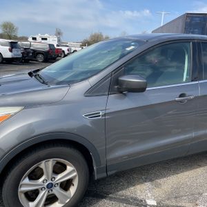 FORD ESCAPE SE - 2
