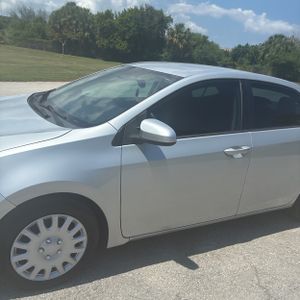 2019 Toyota COROLLA LE 照片 2