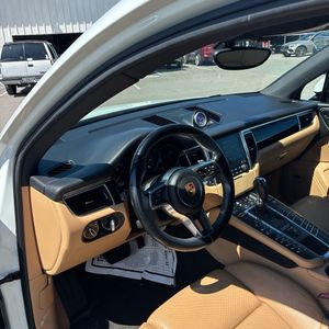 2018 Porsche MACAN BASE — фото 37
