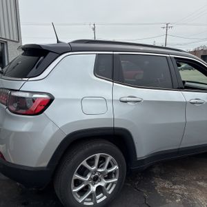 JEEP COMPASS LIMITED 4X4 - 9