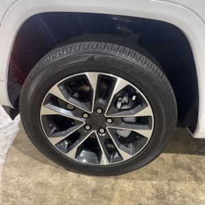 صورة مصغرة 15 لـ 2023 JEEP GRAND CHEROKEE OVERLAND