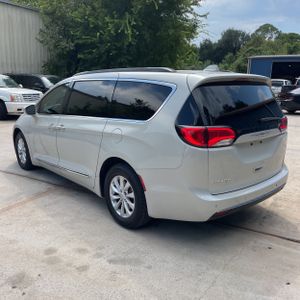 صورة 5 لـ 2017 Chrysler PACIFICA TOURING-L