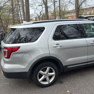 FORD EXPLORER XLT - 9