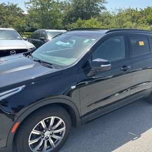 صورة 2 لـ 2022 Cadillac XT4 SPORT