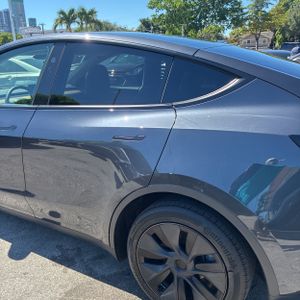 TESLA MODEL Y LONG RANGE - 6