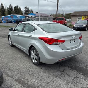HYUNDAI ELANTRA GLS - 5