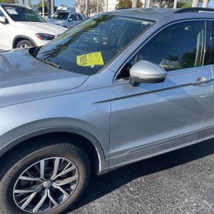 VOLKSWAGEN TIGUAN SE - 2