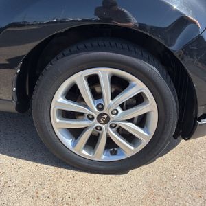 2019 KIA SOUL + thumbnail 20