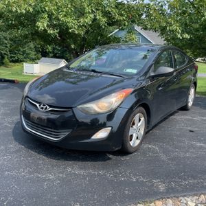 2013 Hyundai ELANTRA GLS photo 1