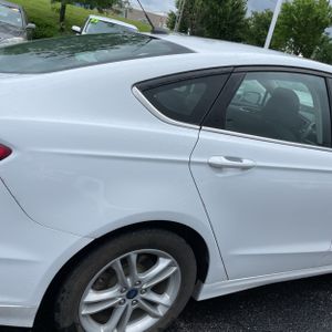 FORD FUSION SE - 8