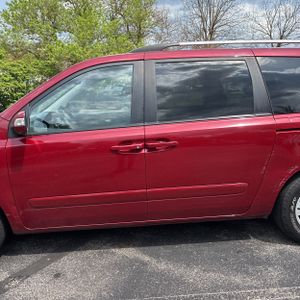 KIA SEDONA LX - 4