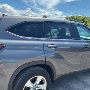 2022 Toyota HIGHLANDER L photo 9