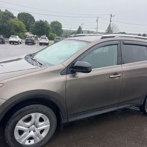 2015 Toyota RAV4 LE — фото 2