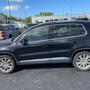 VOLKSWAGEN TIGUAN 2.0T SE - 4