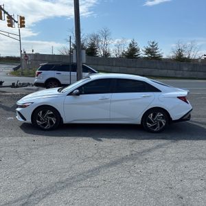 HYUNDAI ELANTRA SEL SPORT - 3