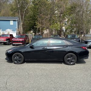 HYUNDAI ELANTRA SEL - 3