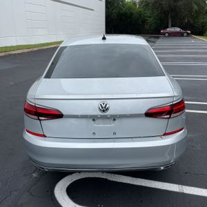 VOLKSWAGEN PASSAT SE - 7