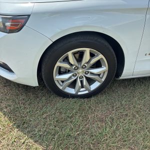 2019 Chevrolet IMPALA LT — миниатюра 17