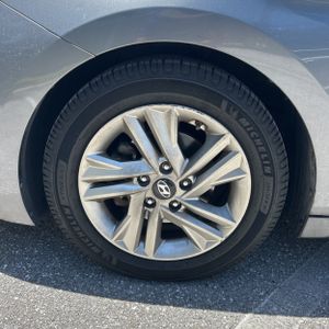 صورة مصغرة 17 لـ 2019 Hyundai ELANTRA SEL