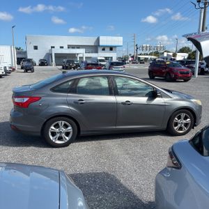 FORD FOCUS SE - 10
