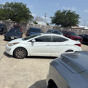 2015 Hyundai ELANTRA SE photo 3