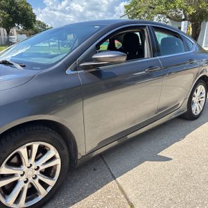 صورة 2 لـ 2016 Chrysler 200 LIMITED