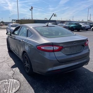 FORD FUSION SE - 3