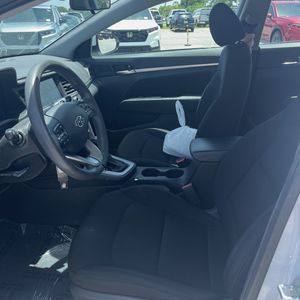 2019 Hyundai ELANTRA SE — миниатюра 31