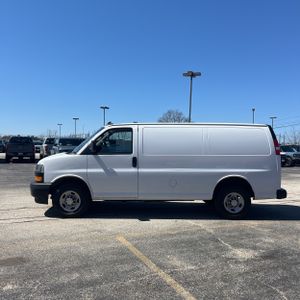 CHEVROLET EXPRESS 2500 - 3