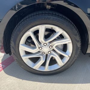 2018 LAND Rover RANGE ROVER SPORT HSE — миниатюра 17