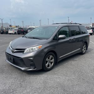 2020 Toyota SIENNA LE 8-PASSENGER — фото 1