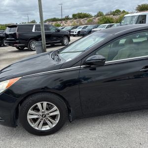 HYUNDAI SONATA GLS - 2