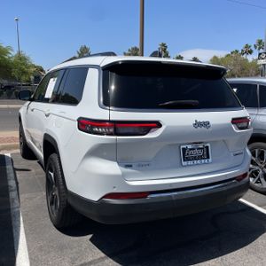 JEEP GRAND CHEROKEE L LIMITED - 3