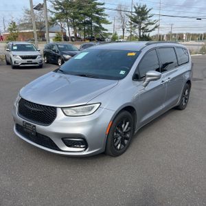 CHRYSLER PACIFICA TOURING L - 1