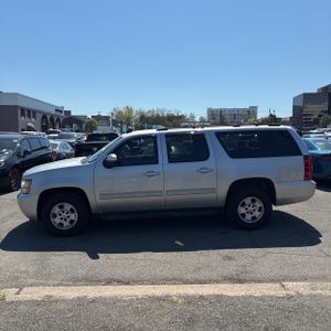 CHEVROLET SUBURBAN LT - 3