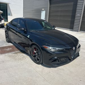 صورة 12 لـ 2021 ALFA Romeo GIULIA QUADRIFOGLIO RWD