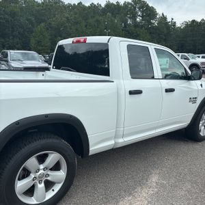 صورة 9 لـ 2024 RAM 1500 CLASSIC SLT