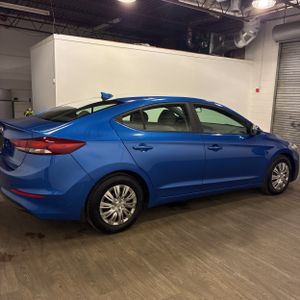 HYUNDAI ELANTRA SE - 10